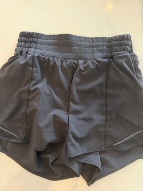Lululemon hotty hot high rise 4 inch black size 4 EUC